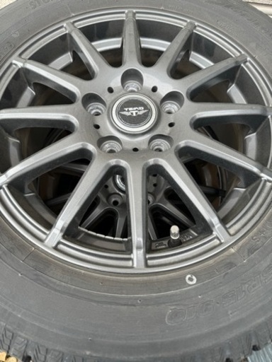 車のパーツ タイヤ、ホイール