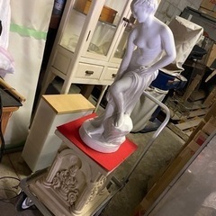 ミロのビーナス？煉石の台　富裕層