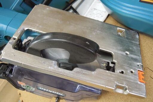 マキタ 125mm充電式丸のこ KS521D 防じんマルノコ 14.4V 充電器 バッテリ 動作品 makita KS521DRF 札幌市北区屯田