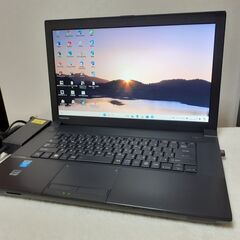 お取引中です】【15インチで見やすく作業が楽】core i5 8GB SSD（256）