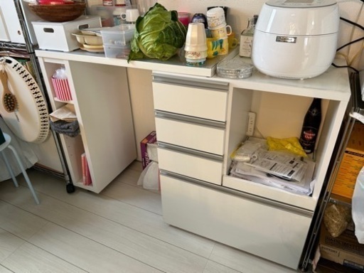 簡単に幅調節可能！スライド伸長式カウンター幅91〜126