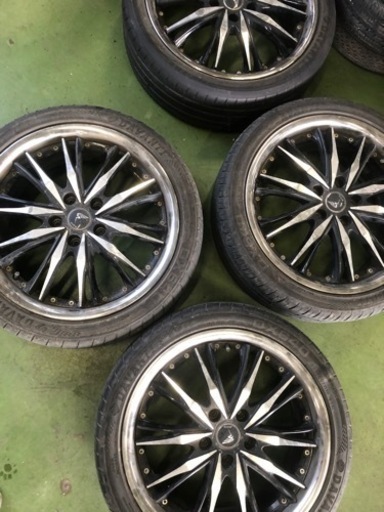 車のパーツ タイヤ、ホイール