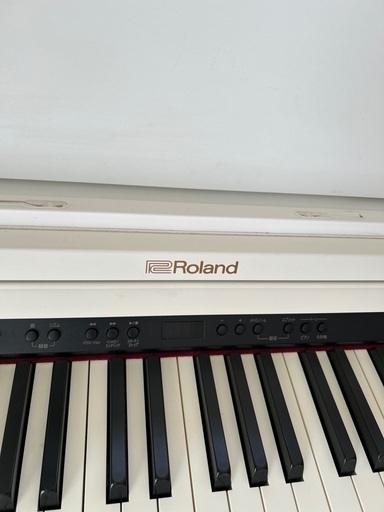 Roland電子ピアノホワイト RP501R (ゆぴ) みよしの鍵盤楽器、ピアノの