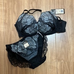 新品・未使用品 C70ブラ&ショーツ