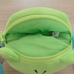 【お譲り先決まりました】カエルのモチモチショルダーバック　アミューズ品 バッグ ポーチの画像