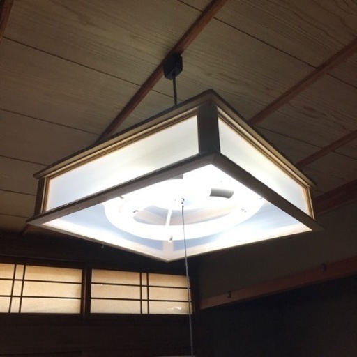 ⭕️レトロペンダント照明器具   引越しの為、出品致します。 値下げ交渉可能。お気軽にお申し付け下さい。買い手が見つからない場合には今月末に削除致します。⭕️