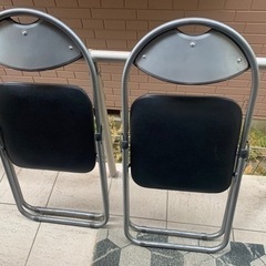家具 パイプ椅子　二脚