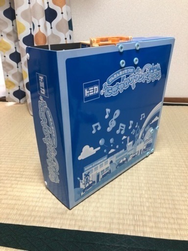 【決まりました】トミカ　　にぎやかサウンドタウン　➕　トミカ10台