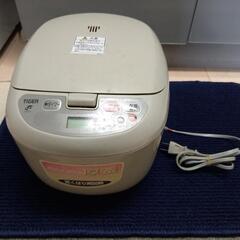 配達無料！(条件あり) 5.5合炊きの炊飯器(中古品)　すぐ炊け...