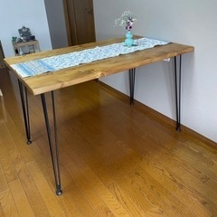 LOWYA（ロウヤ）　ダイニングテーブルの画像