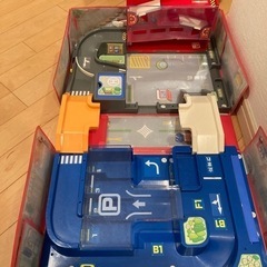 トミカ　お出かけ立体マップ