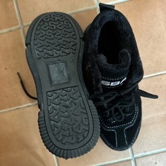 黒 靴 スニーカーの画像