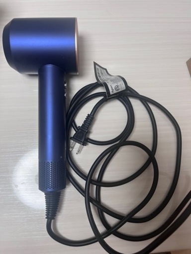 ダイソン　ドライヤーほぼ新品　※本日19時まで
