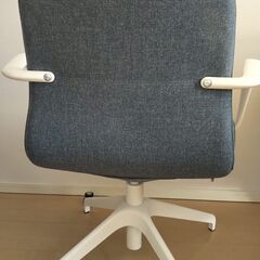デスクチェア　ロングフィェル　ホワイト　ブルー　IKEA イケアの画像