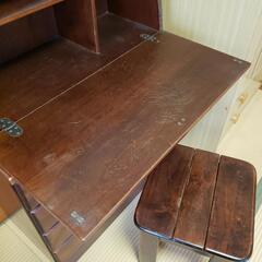 小引き出し付きライティングデスクの画像