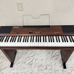 H 17220  Roland  電子ピアノ　フットペダル付   ◆大阪市内・東大阪市他 5,000円以上ご購入で無料配達いたします！◆ ※京都・高槻・枚方方面◆神戸・西宮・尼崎方面◆生駒方面、大阪南部方面　それぞれ条件付き無料配送あり！            の画像