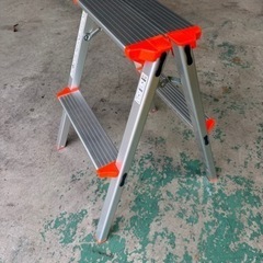 決まりました☆綺麗です🙇🏾‍♂️脚立☆踏み台☆アルインコ☆格安☆中古☆配達相談可能☆早い者勝ち🫵🏾新生活に♪の画像