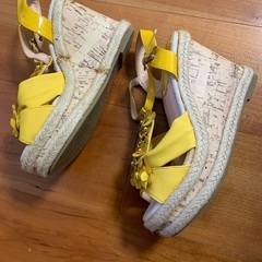 未使用 お花サンダル Mサイズの画像