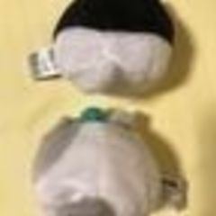 ２個セット、ねこだんご、お手玉、ぬいぐるみ、三英貿易。 ・白黒ハチワレ、ピンク肉球。 ・グレートビ、ターキスイエロー帽子星刺繍、青肉球。の画像