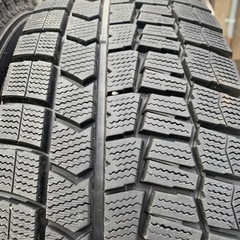 ダンロップ　スタッドレス　215/60/16 バリ溝の画像