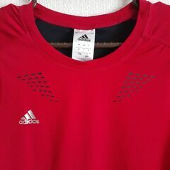 adidasシャツの画像