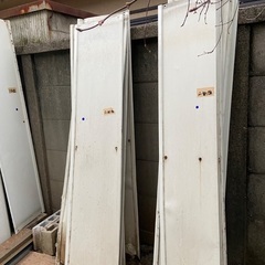  ① 【引き取り限定】大型スチール製物置 屋外用 鍵付き 解体済 ２台 パーツ要修正 山梨県 上野原市の画像