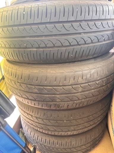 車のパーツ タイヤ、ホイール