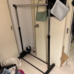 ハンガーラックの画像