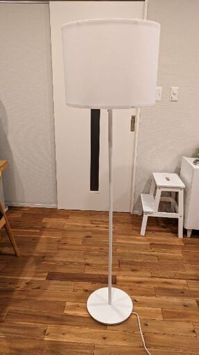 IKEAフロアランプ