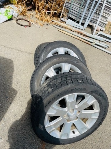 車のパーツ タイヤ、ホイール