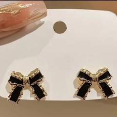 ピアス