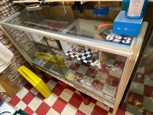 ガラスショーケース