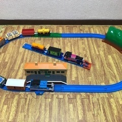 【決まりました】プラレール　トーマス貨物列車➕アシマ➕レール、情...