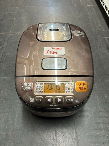 ☆中古￥4,800！ZOUJIRUSHI　3合マイコン炊飯ジャー　家電　2016年製　NL-BT05型　【BD160】