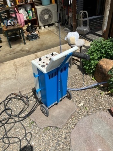 プロ用　バッテリー充電機