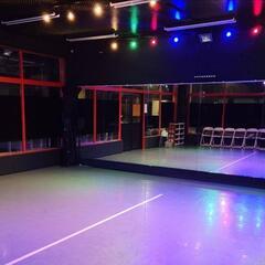 🔰ダンスを始めてみたいけど今さら出来ないと思っている大人の方‼️❗ダンスが初めての人の為のクラス🔰水曜日20:00~21:00⭐初回体験レッスン無料ですので興味がある方は１度お越しくださいね⭐の画像
