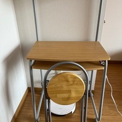PCラックと椅子