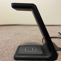 スマホ・AirPods・AppleWath用ワイヤレス充電器 UMEMORY おくだけ充電 急速3in1 黒の画像