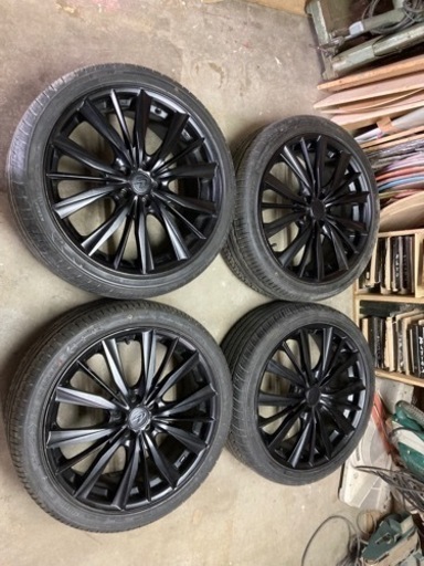 車のパーツ タイヤ、ホイール