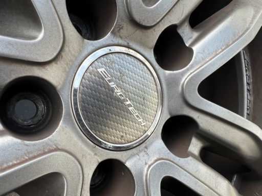 車のパーツ タイヤ、ホイール