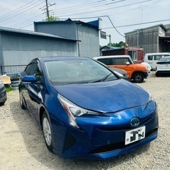 トヨタプリウス 平成28年車　26,789km  車検8年／3月
