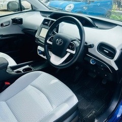 トヨタプリウス 平成28年車　26,789km  車検8年／3月の画像