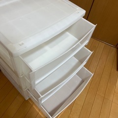３段衣装ケースの画像