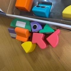 おもちゃ 磁石で積み木2セットの画像