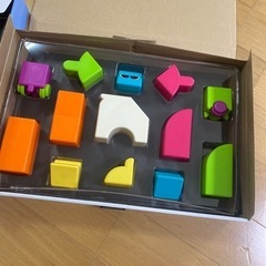 おもちゃ 磁石で積み木2セットの画像