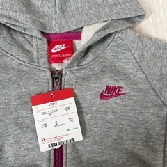 100㎝　NIKEパーカー
の画像