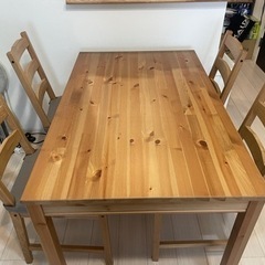 IKEA ヨックモック　ダイニングテーブル