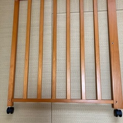 ベビーベッド　(一部)