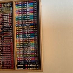 本棚と漫画の画像