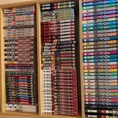 本棚と漫画の画像